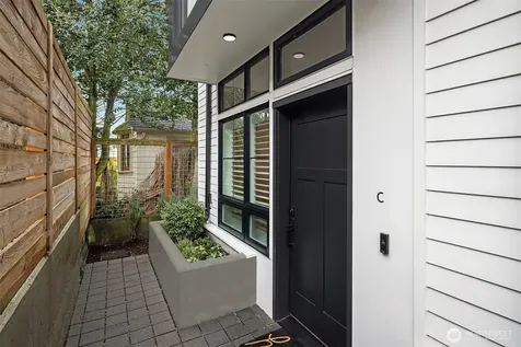 6041 42nd Avenue SW Seattle WA 98136