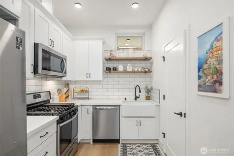 6041 42nd Avenue SW Seattle WA 98136