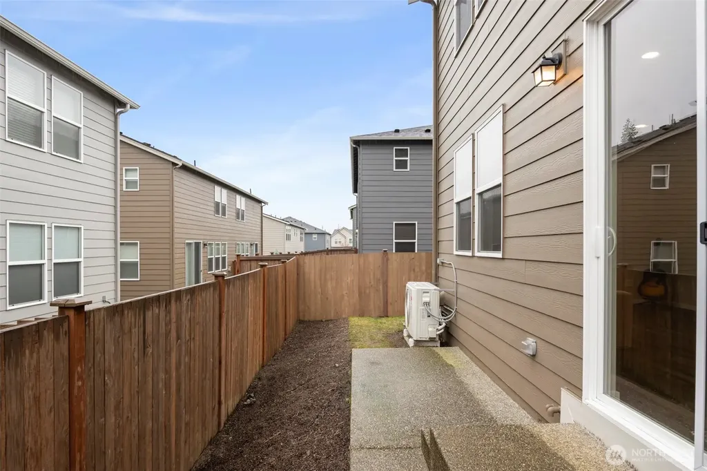 731 NE Cabot Lane Bremerton WA 98311