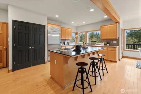 16470 Uplands Way SE North Bend WA 98045