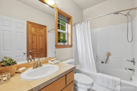 16470 Uplands Way SE North Bend WA 98045
