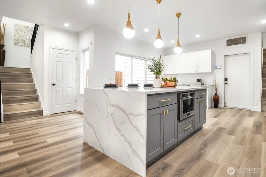 11870 SE 5th Street Bellevue WA 98005