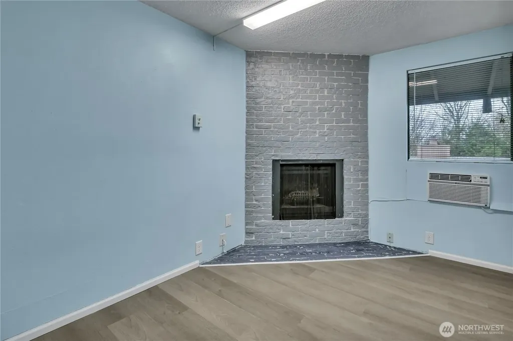 13704 37th Avenue S Tukwila WA 98168