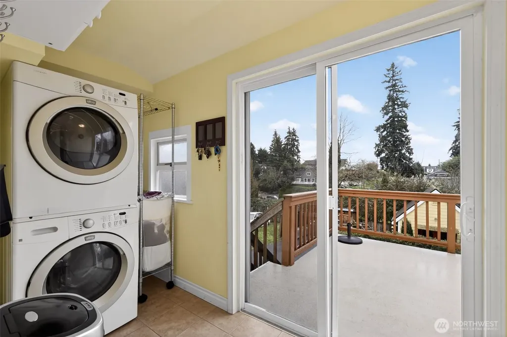 3931 Friday Avenue Everett WA 98201