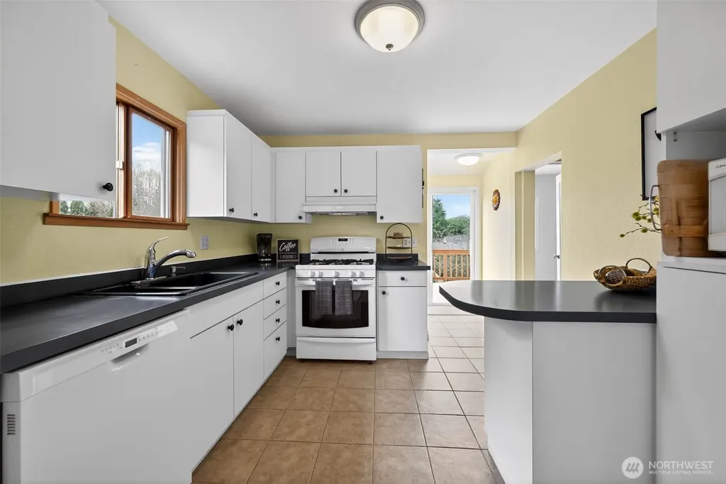 3931 Friday Avenue Everett WA 98201