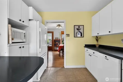 3931 Friday Avenue Everett WA 98201