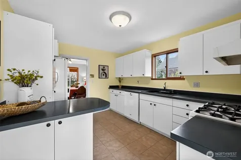 3931 Friday Avenue Everett WA 98201