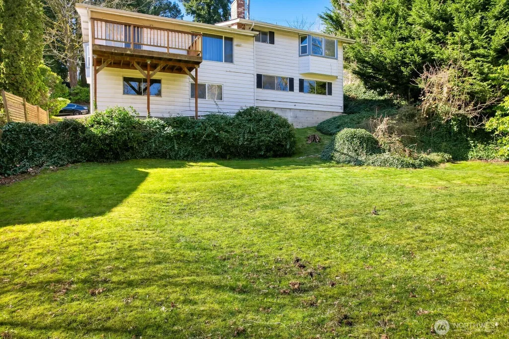 4712 44th Avenue S Seattle WA 98118