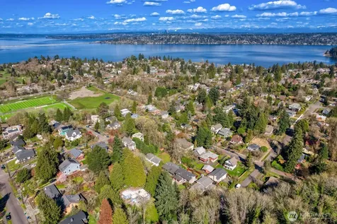 4712 44th Avenue S Seattle WA 98118