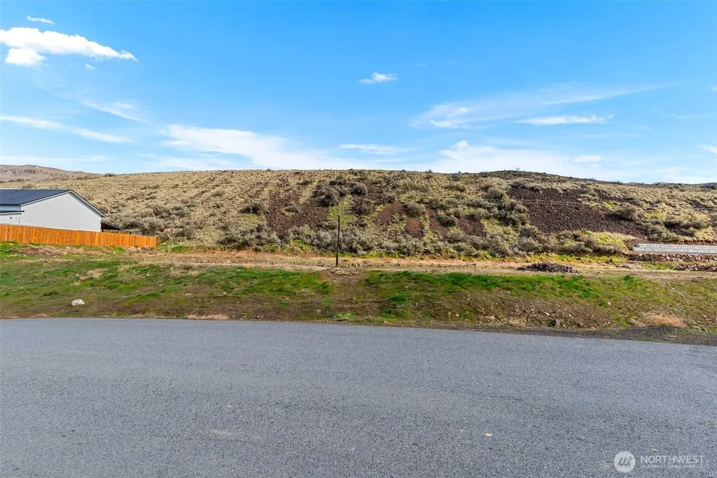 345 S Partridge Lane East Wenatchee WA 98802