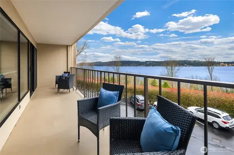 8005 Sand Point Way NE Seattle WA 98115
