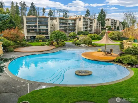 8005 Sand Point Way NE Seattle WA 98115