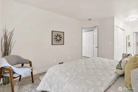 18505 SE Newport Way Issaquah WA 98027