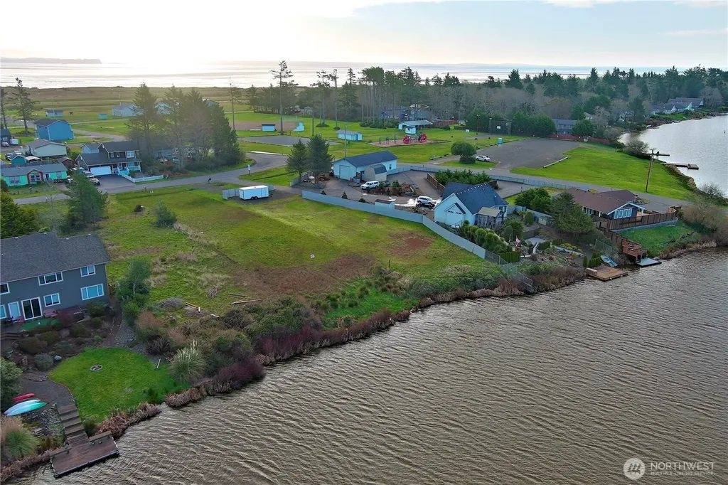 509 E Chance A La Mer NE Ocean Shores WA 98569