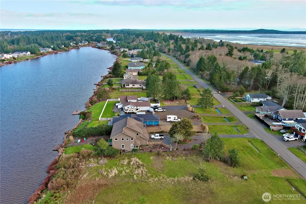 509 E Chance A La Mer NE Ocean Shores WA 98569