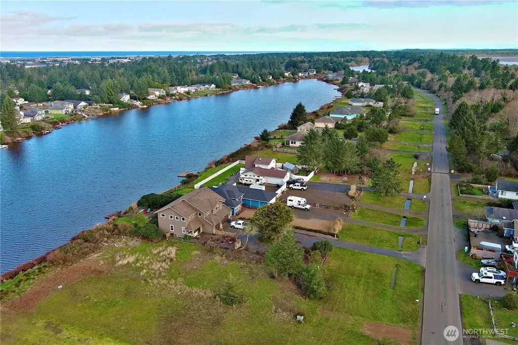 509 E Chance A La Mer NE Ocean Shores WA 98569
