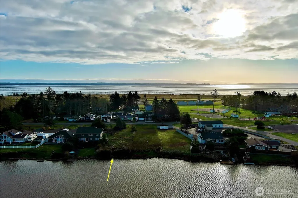 509 E Chance A La Mer NE Ocean Shores WA 98569
