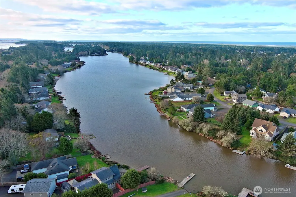509 E Chance A La Mer NE Ocean Shores WA 98569