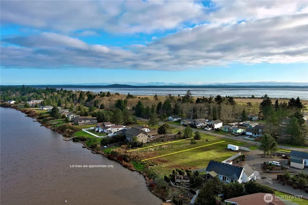 509 E Chance A La Mer NE Ocean Shores WA 98569