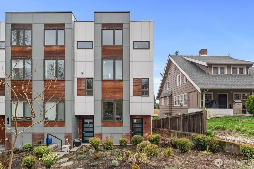 9266 50th Avenue S Seattle WA 98118