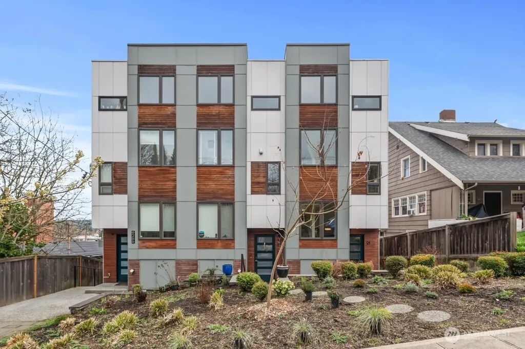 9266 50th Avenue S Seattle WA 98118