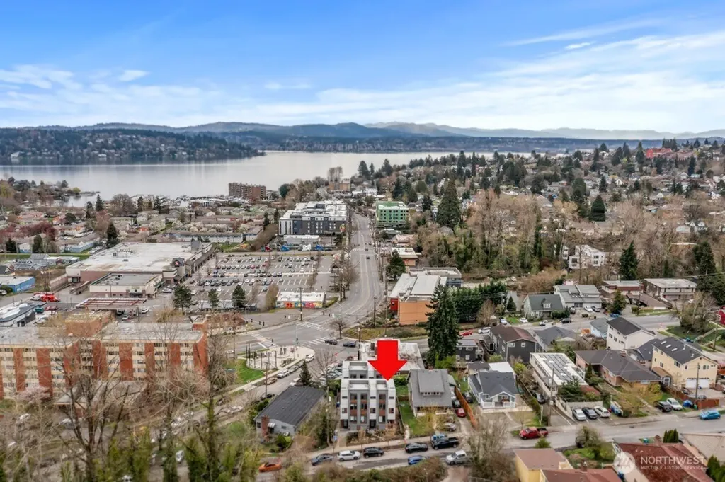 9266 50th Avenue S Seattle WA 98118