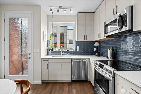 9266 50th Avenue S Seattle WA 98118
