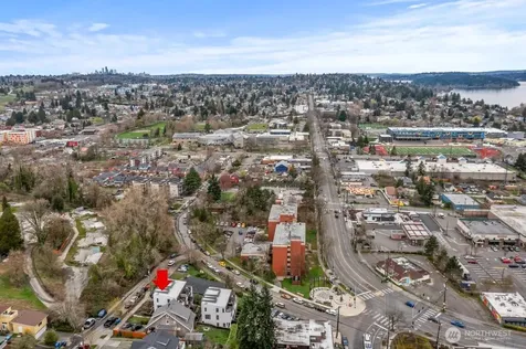 9266 50th Avenue S Seattle WA 98118