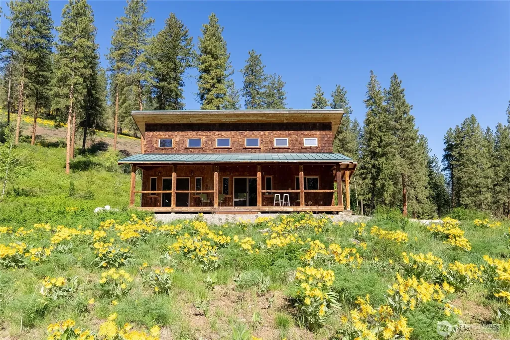 23 Whitebark Lane Winthrop WA 98862