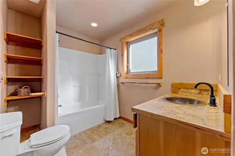 23 Whitebark Lane Winthrop WA 98862