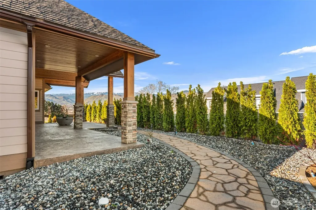 1330 N Arbor Terrace East Wenatchee WA 98802