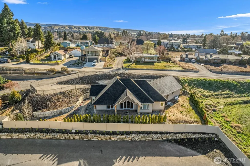 1330 N Arbor Terrace East Wenatchee WA 98802