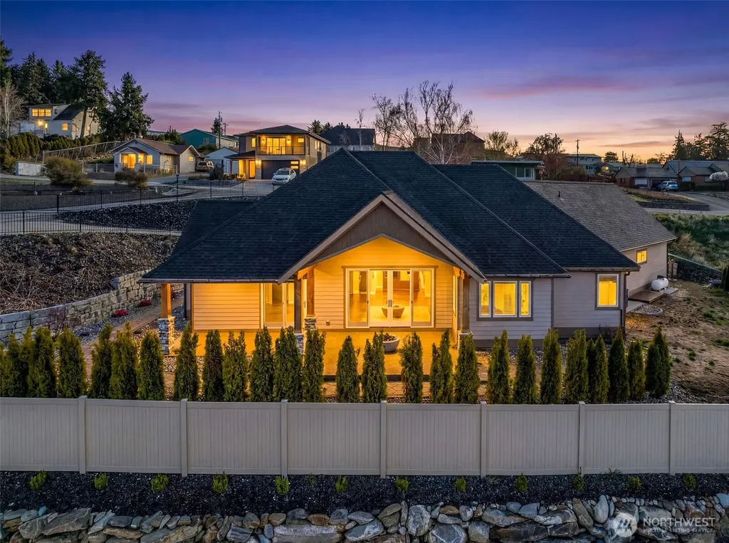 1330 N Arbor Terrace East Wenatchee WA 98802