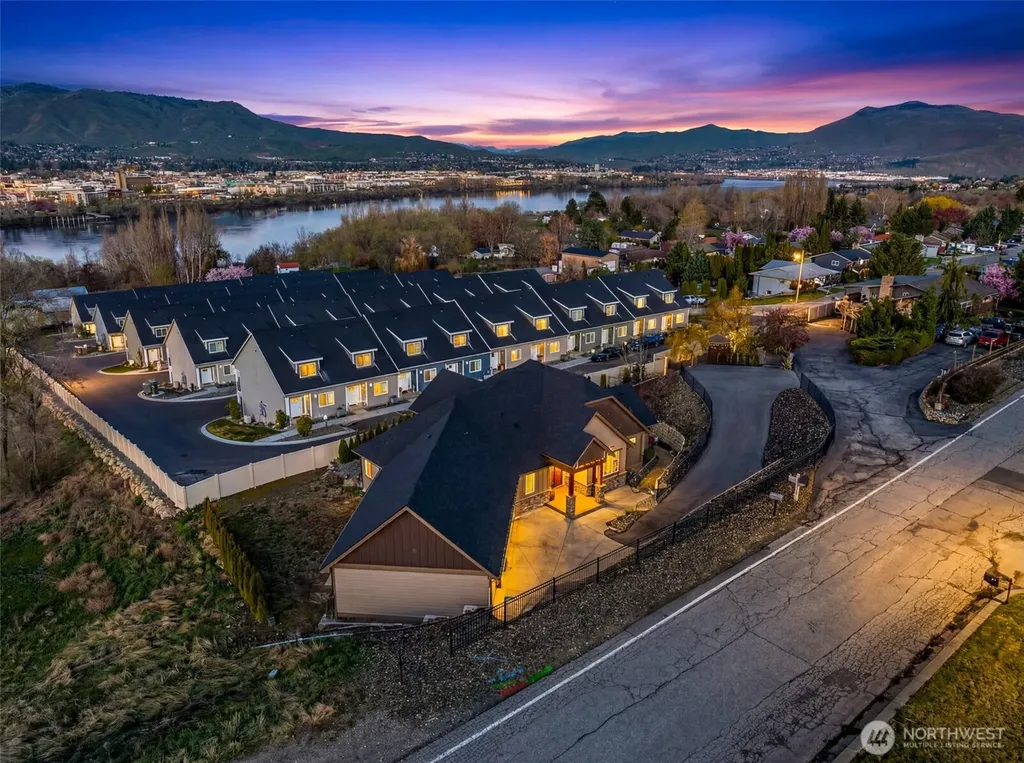 1330 N Arbor Terrace East Wenatchee WA 98802