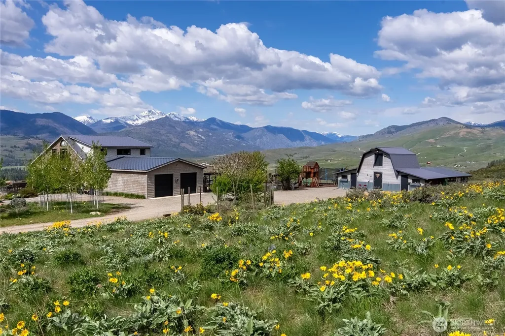 8 Deer Trails Way Winthrop WA 98862