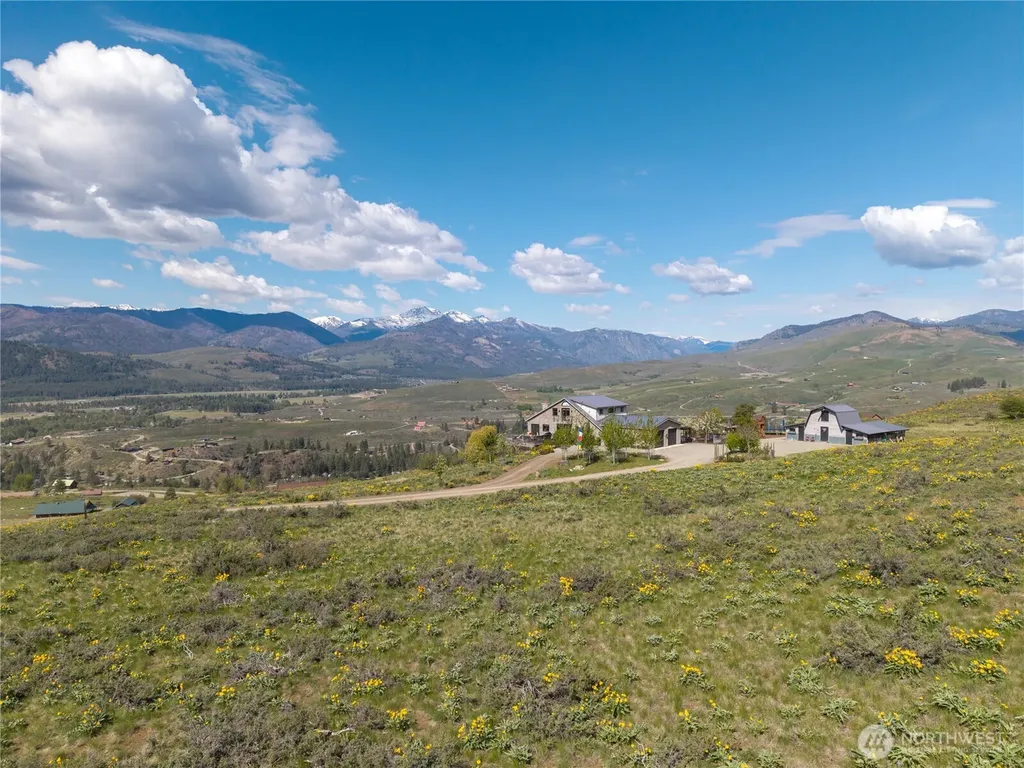 8 Deer Trails Way Winthrop WA 98862