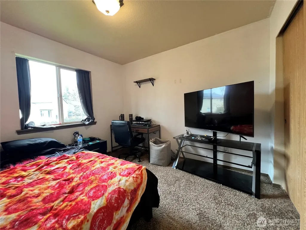 16008 89th Avenue E Puyallup WA 98375