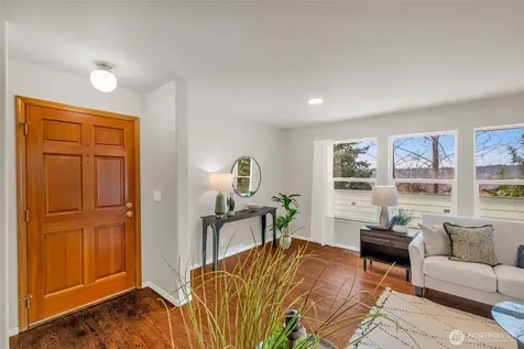 10518 157th Avenue NE Redmond WA 98052