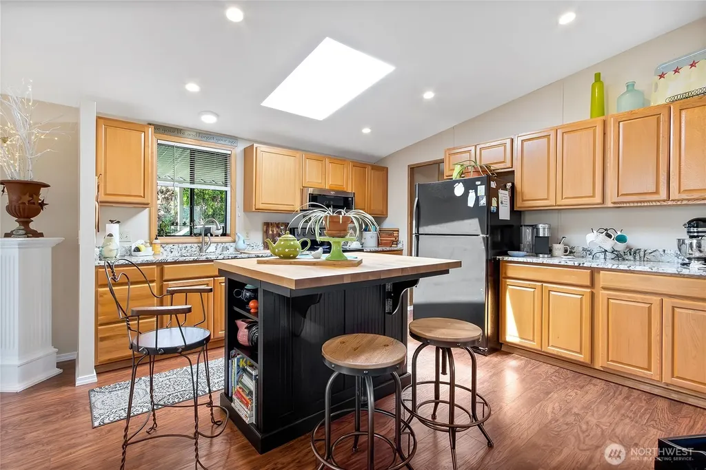 836 Harman Way S Orting WA 98360
