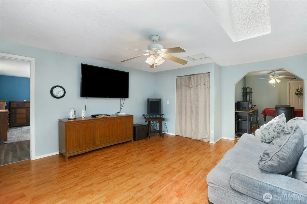 17937 Iris Place SW Rochester WA 98579