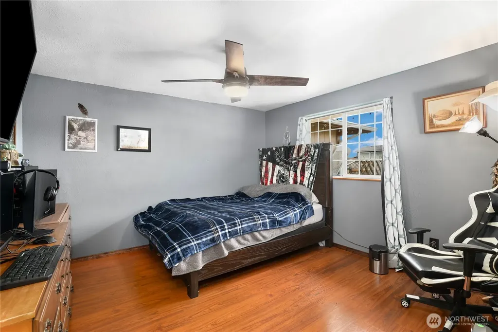 17937 Iris Place SW Rochester WA 98579