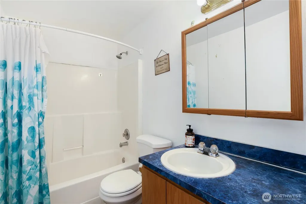 17937 Iris Place SW Rochester WA 98579