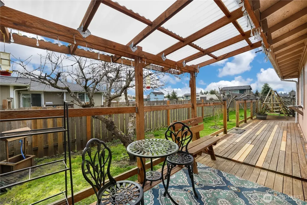 17937 Iris Place SW Rochester WA 98579