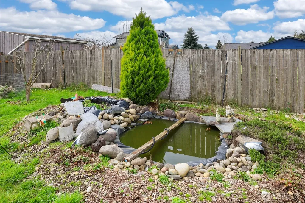 17937 Iris Place SW Rochester WA 98579