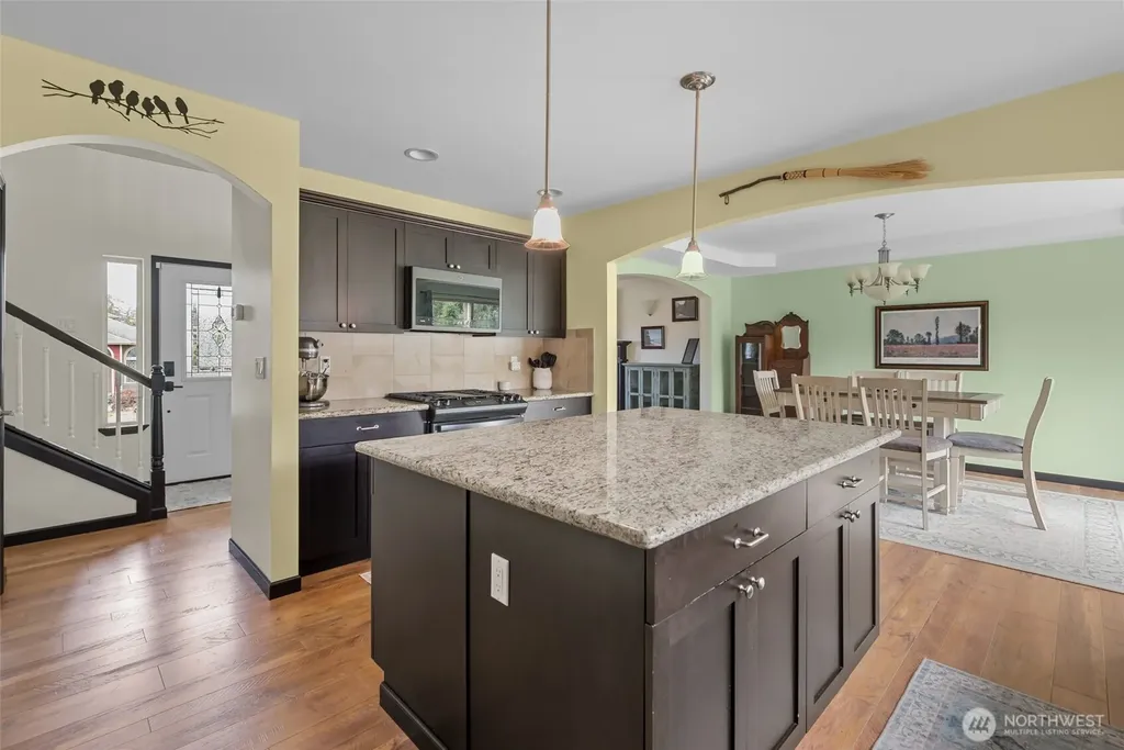 956 Cove View Circle Oak Harbor WA 98277