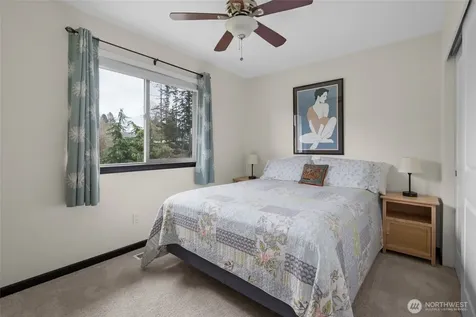 956 Cove View Circle Oak Harbor WA 98277