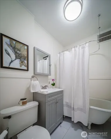 1310 Queen Anne Avenue N Seattle WA 98109