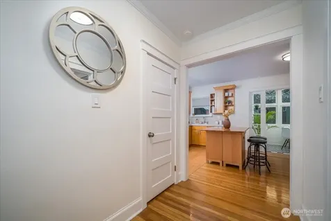 1310 Queen Anne Avenue N Seattle WA 98109