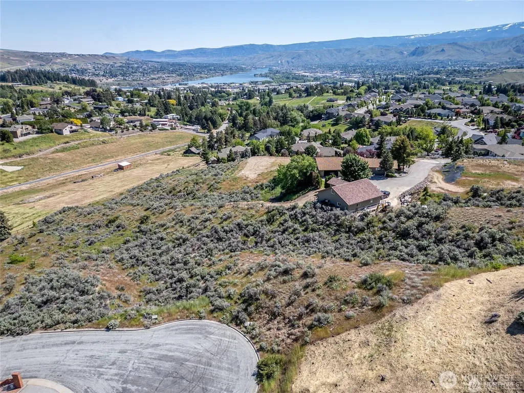 327 Mahogany Lane Wenatchee WA 98801