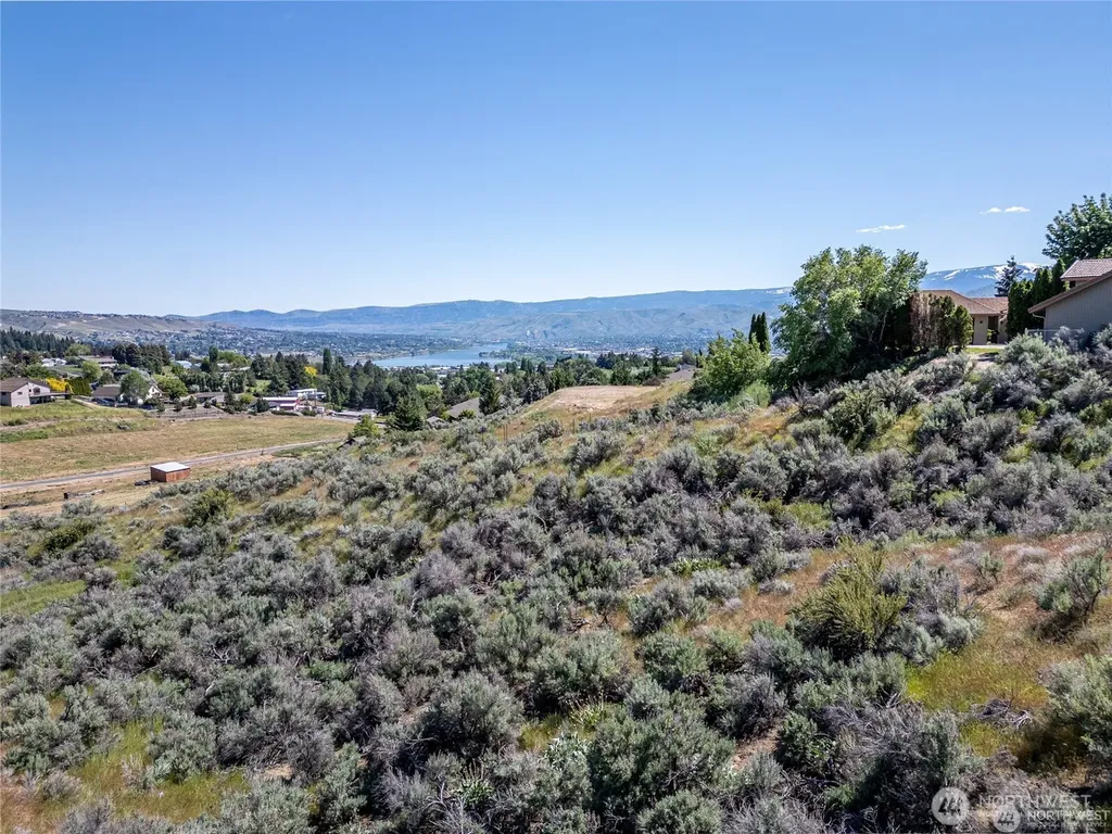 327 Mahogany Lane Wenatchee WA 98801